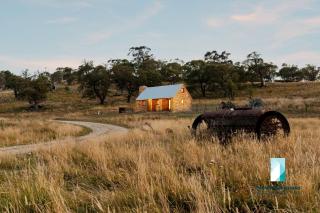 The Stone Cottage at Wollondibby - Heritage Listed l Renovated l Fire Place - 7