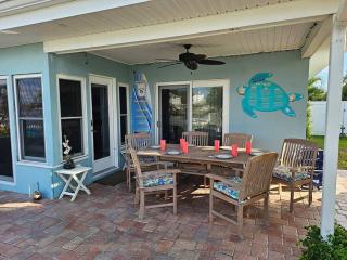 IRB SURF HOUSE Waterfront Oasis+ Sunshine +Fun Kayaks - Clearwater Beach - 1