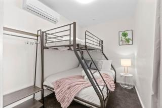 Amazing CBD 2BR Apt - Walkable & Wi-Fi & Charm - 5