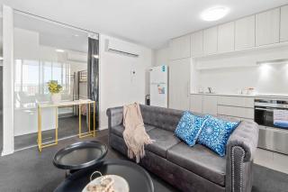 Amazing CBD 2BR Apt - Walkable & Wi-Fi & Charm - 2