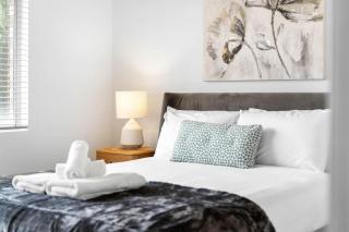 In Between City Sea & Airport - 2BR Vacation Home - Plympton - 2