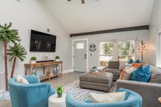 Luxury Family Beach Escape with Heated Pool and Putting Green - Tarpon Springs - 8