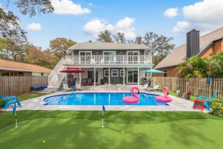 Luxury Family Beach Escape with Heated Pool and Putting Green - Tarpon Springs - 0
