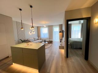 Cozy Designer Apartments, Self Check-In & FREE Parking - 9