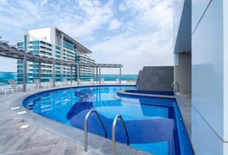 Enjoy Clear Skies 1BR with Burj Khalifa Views - 4