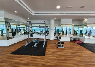 Enjoy Clear Skies 1BR with Burj Khalifa Views - 2