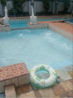 Vila Princess,Sentul 4bedroom dan Tenda Camping,Private pool, Tenis meja, mini billiard, Karaoke, Ayunan,BBQ, 08satu3 80satu6 4satu5satu - Bogor - 0