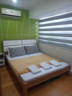 2 Bedrooms Units Forbes Area 5th Avenue BGC Center - Manila - 5