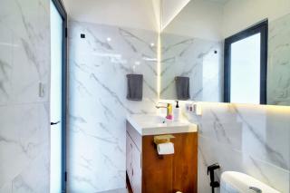 La Casa Deluxe - short escape from pererenan beach - Munggu - 1