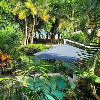 Absolute Beachfront Cottage - Mission Beach - 1