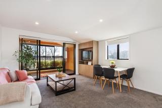 Penthouse Apartment Scenic Views-Spacious 2br - 4