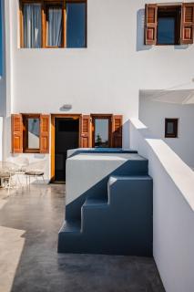 Captain John Houses Oia Center - 3