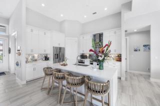 2022 built home with pool/spa and walk to Mackle Park - 5
