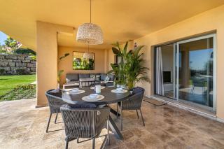 Premium Apartment with Large Terrace and Garden - Estepona - 4