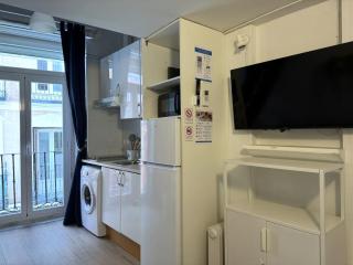 Apartamento exterior con balcón en el corazón de Chueca, Gran Vía con aire acondicionado - Madrid - 0