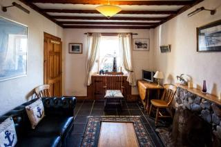 Seaview Cottage - 3
