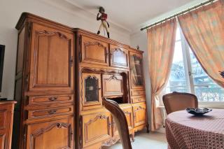 Christina : A deux pas de la Tour Eiffel - 6