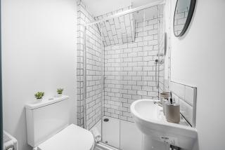 5-Bedroom apartment - Ideal for working professionals families & tourists - transport links nearby - Whitefield - 3