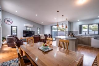 Sweet Wattle Retreat 1 - Coles Bay - 3