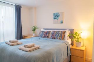 Stay in our Stylish Flat! & secure building & sleeps up to 4 - Birmingham - 0