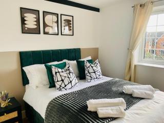 Just £45pppn! Prime Comfort for Contractors with Spacious Parking, Plush Beds, Top-notch Amenities, Flexible Stays & Lightning-Fast Internet - Woking - 5