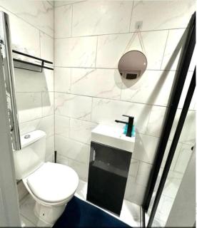 Serviced Double Room - Near Greenwich Park - The O2 Arena - Nearby Transport Links to Central London - New Cross Station - Lewisham SE14 - London - 4