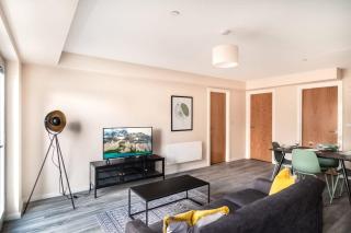Modern & Stylish 2 Bed Apartment in Manchester - 5