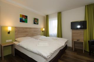 Roca Restaurant und Hotel - Bommersheim - 7