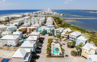 Beautiful Home Walk To Pool, Beach And Lagoon - Gulf Shores - 3