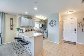 Branson Condo with Pool about 3 Mi to Silver Dollar City - Branson West - 1