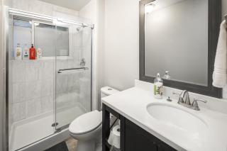 A-Home by chinook mall and Heritage park - Calgary - 6