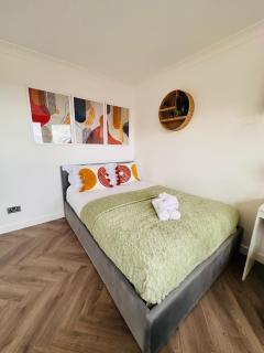 Private Room in Modern Shared Apartment, Each with Kitchenette, Central Birmingham R3 - 9