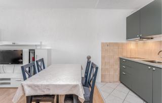 Stunning Apartment In Sveti Juraj - 2