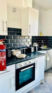 Comfy 1 Bed Budget Apartment Near Blackpool City Centre 3 - 2
