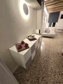 Cozy Studio with Canal View - Venice - 5