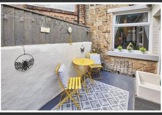 Mad Alice's Cottage, Saltburn - 2