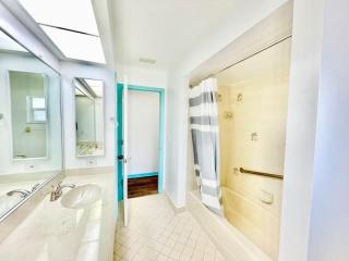 Family-Friendly Home With Heated Pool and Kayaks Villa - Cape Coral - 2