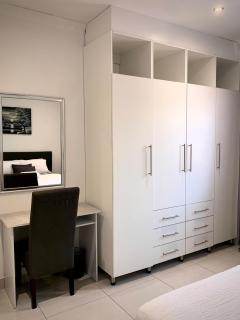 Modern apartment, a home away from home 266 - 1