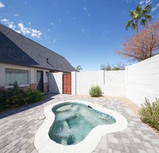 Majestic Mountain Mansion-Pool -Spa & Guest House - Scottsdale - 4