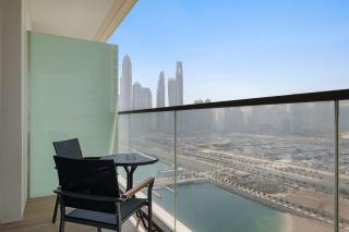 Silkhaus Marina View with Tower's Private Beach - 0