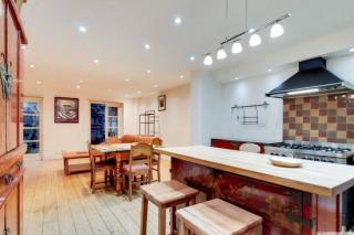 Spacious 3 Bedroom Portobello Apartment with Patio - London - 0