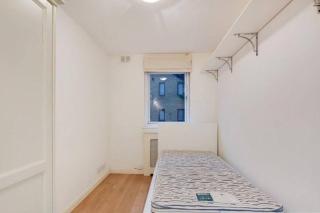 Spacious 3 Bedroom Portobello Apartment with Patio - 3