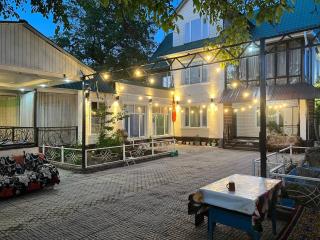 Green West House - 0