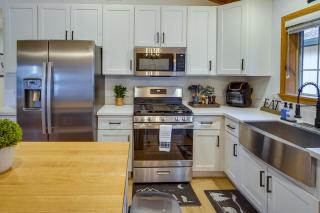 Big Bear Lake Retreat with Game Room 1 Mi to Slopes - Big Bear Lake - 3