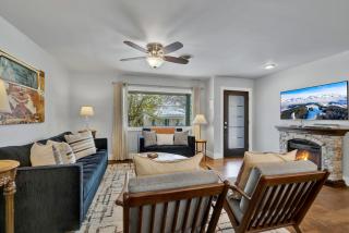 Das Weinhaus Pool & Hot Tub - Walk to Main St - Fredericksburg - 6