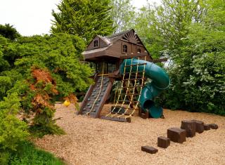 Deluxe 4 or 5 Bed House with Hot Tub, Cinema Room Sleeps 15 - Saffron Walden - 0