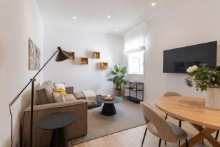 Trendy Malasaña Apartment for 4 Ideal Madrid Getaway, Madera II - Madrid - 0