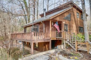 Charming Cabin with Fire Pit and Decks about 7 Mi to Helen - Sautee Nacoochee - 0