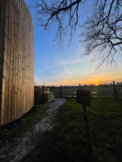 La Cabane Tonneau - Les Pieds dans le Pré - Les Landes-Génusson - 2