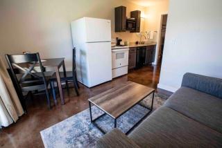 Nader's Motel & Suites - 4
